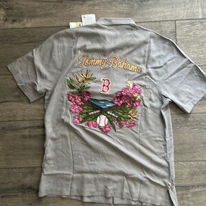 NWT MLB Boston Red Sox Shirt Tommy Bahama Silk Size Medium Gray